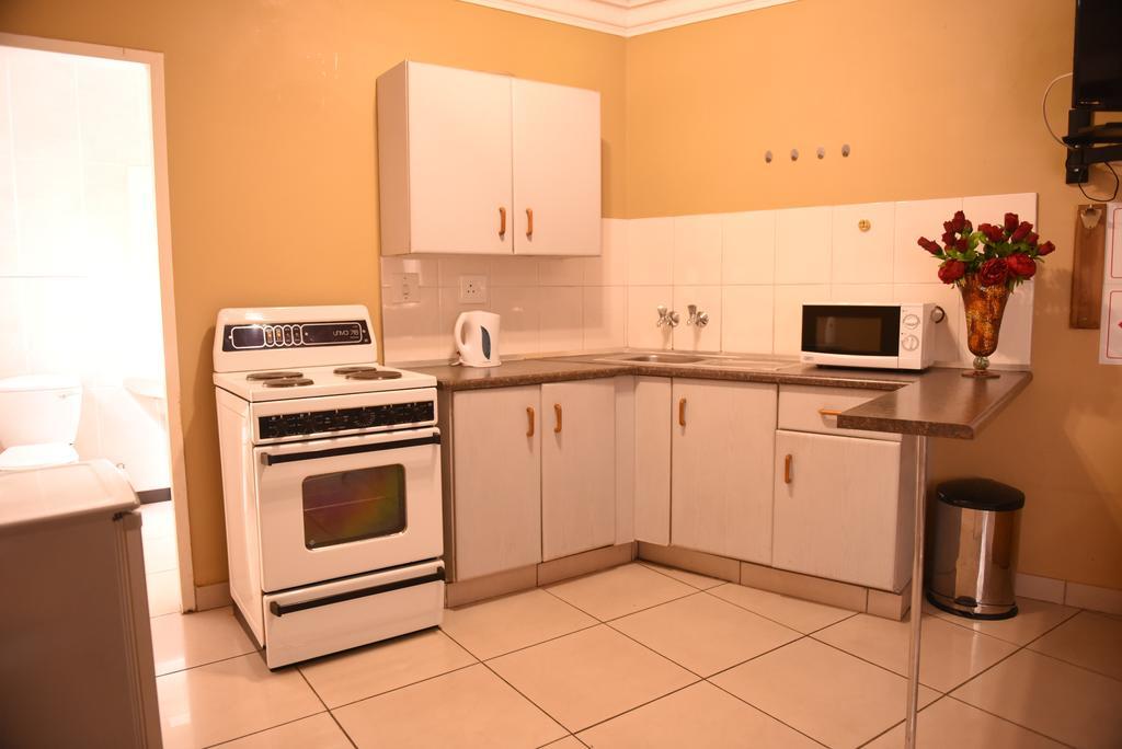 Chancellors Court Guest House Pretoria-Noord Extérieur photo